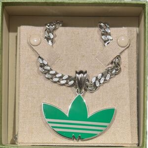 新品 未使用 アディダス グッチ メンズ レディース ロゴ ネックレス ゴルメットチェーン アクセサリー GUCCI ADIDAS グリーン 付属品付