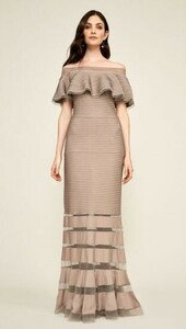 TADASHI SHOJI　タダシショージ　BEIGE　ロングフォーマルドレス　「L 」/ １３－１５号程度