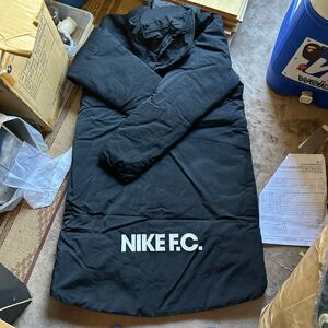 NIKE FC ナイキFCベンチコート　M新品　ナイキサッカー　黒