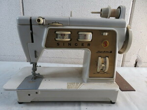 山/N⑨　3　レトロ 古いミシン SINGER ジャンク 長期保管品 シンガー 昭和レトロアンティーク雑貨 Magic Bobbin DELUXE MODEL 690U