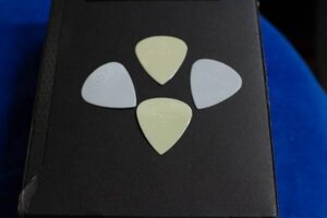 ナイロン素材 モズライト ギターピック 4枚セット　 Mosrite Pick