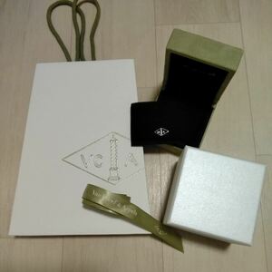 【空箱】ヴァンクリーフ＆アーペル Van Cleef&Arpels ネックレスケース　箱　リボン　紙袋 美品