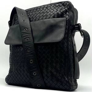 美品●A4収納 ボッテガヴェネタ BOTTEGA VENETA メンズ ビジネス ショルダーバッグ 斜め掛け クロスボディ イントレチャート レザー 黒