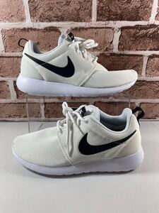 未使用　正規品　NIKE ウィメンズ　24cm レディース　ローシ　スニーカー　シューズ　ROSHE ONE