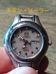 AA48　エルジン・ダイヤモンド　チタン・ソーラー時計　稼働品　曜日・日付　全面蓄光