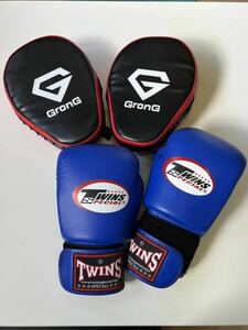 TWINS ツインズ　本革製ボクシンググローブ　10oz 　ボクシング 格闘技 ボクシングミット グロング