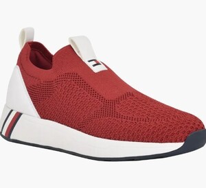 ロサンゼルスから最新本物をお届け！！　　　2024新作デザイン！日本未発売　Tommy Hilfiger トミーヒルフィガーAminaz Sneaker スニーカー