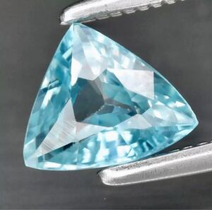 VS 天然ブルージルコン 0.74 Ct カラット トリリオン