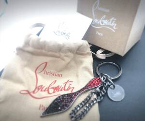 【13025】美品 クリスチャンルブタン チャーム レッド キーホルダー Christian Louboutin ラインストーン キーリング 保管箱 袋付