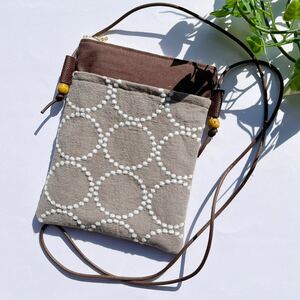 刺繍　サークル　グレー　スマホショルダー　スマホポーチ　スマホポシェット　ハンドメイド