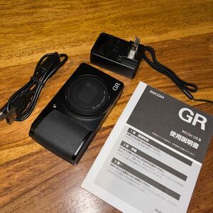 ◆RICOH デジタルカメラ 【APS-Cサイズ大型CMOSセンサー搭載 GR III GR3 中古美品！