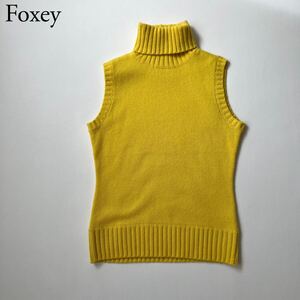 美品 FOXEY BOUTIQUEフォクシーブティック　ニット　　タートルネックセーター 40 トップス ノースリーブ カシミヤ イエロー　レディース