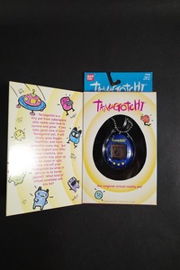 未開封品 バンダイ 初代たまごっち #1800 青 ブルー 海外版 当時物 tamagotchi オブジェ