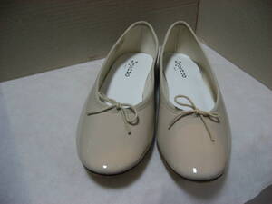 ◆新品！レペット（repetto）の定番バレエシューズ41ベージュエナメル◆H1