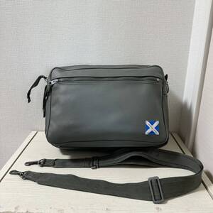 【大幅値下げ】【新品同様】LUGGAGE LABEL ラゲッジレーベル NEW LINER ニューライナー ショルダーバッグ　グリーン　カーキ