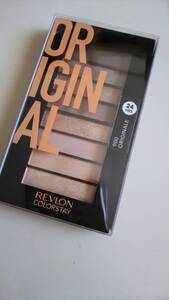 新品 REVLON レブロン カラーステイ ルックス ブック パレット 900