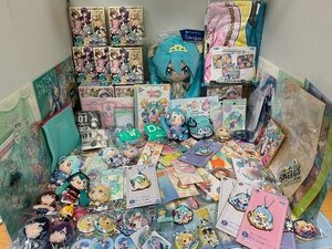 ■【初音ミク他　美少女グッズ まとめ売り】ぬいぐるみ・タオル・クリアファイル・アクリルスタンド・ノート等　-1-　