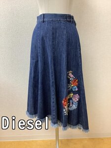 ディーゼル (Diesel) ブルーデニムスカート 花の刺繍 サイズS