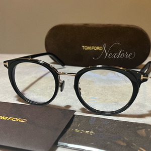 正規品 新品 トムフォード TF5784 001 メガネ サングラス 眼鏡 アイウェア TOMFORD