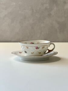 フランス　ヴィンテージ　Limoges リモージュ　花柄カップ&ソーサー　（ラインあり）　b