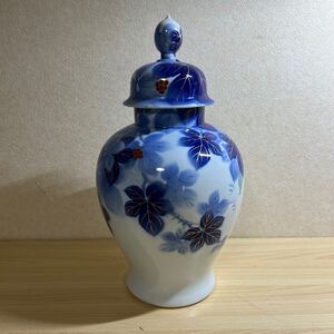 西542 深川製磁 飾り壺 赤緑葡萄 金彩 中古品 花瓶 飾壷 沈香壷 色絵 有田焼 インテリア 陶器 骨董品 壺