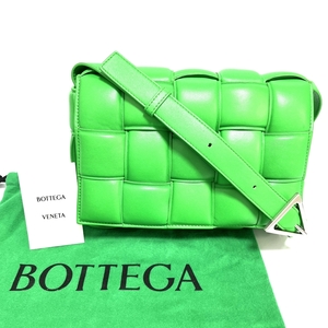 ボッテガ・ヴェネタ【Bottega Veneta】717506VCQR1 パデッド カセット パラキート ラムスキン ショルダーバッグ グリーン イントレチャート