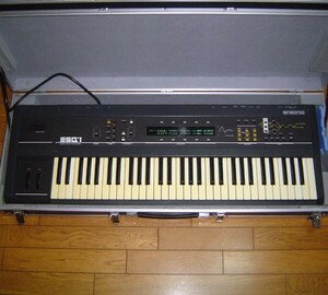 ensoniQ ESQ-1 ケース付 ※キーボード難ありジャンク シンセイサイザー