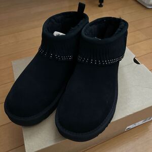 未使用　 UGG アグ ムートンブーツ ショートブーツ ブラック　スタッズ