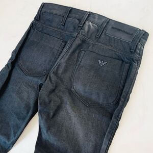 美品 EMPORIO ARMANI エンポリオアルマーニ デニム パンツ ジーンズ ジーパン イーグルロゴ 金具 レザーパッチ 30 メンズ ブラック 黒