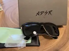 ADSR ATKINS 02 サングラス 黒/白 付属品あり