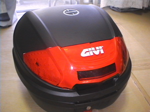 未使用・送料無料・GIVI・トップケース・スズキ・