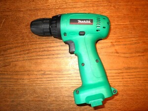 makita 　専用ケース付き　充電式ドライバドリル　 M648D　工具　DIY　電池付属無し　動作OKで　外観とても綺麗です。