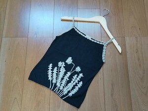 シビラ　Sybilla　ニットキャミソール　フラワー刺繍入り　黒×ベージュ　Mサイズ　コットン100％　夏物