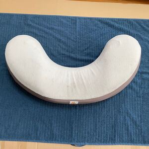 【送料無料】 「ergobaby 授乳クッション」 エルゴベビー NATURAL CURVE NURSING PILLOW