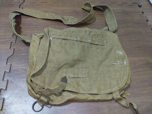 チェコ軍　雑嚢？　中古　タバコ臭い