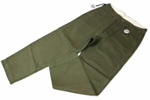 Lee 101 メンズ 麻 BAKER PANTS LM9665-121-L シルエットは程よくゆとりがあり、ベイカーパンツの特徴でもある外付けポケットがアクセント