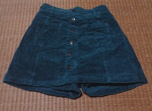 ショートパンツ　緑　中古品