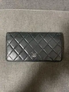 CHANEL 黒 レザー 二つ折り財布