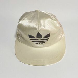 80s ☆ adidas トレフォイル 光沢 オフホワイト ナイロン キャップ M 57cm スポーツ ストリート 人気 アディダス ヴィンテージ■SHW320