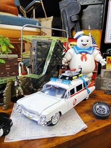 映画　ゴーストバスターズ　ECTO-1　ダイキャストミニカー　1/24スケール　アメリカ雑貨　アメリカン雑貨　