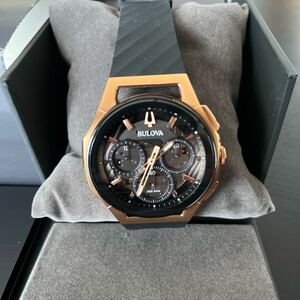 美品BULOVA カーブクロノグラフ 98A185 スケルトンラバーベルト腕時計