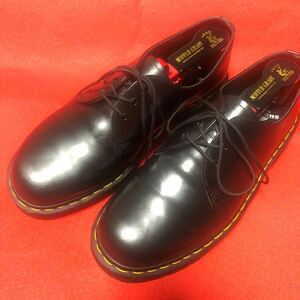 極美品！コレクションより出品！　Dr.Martens ドクターマーチン　UK9 メンズ　28cm相当　3ホール MADE IN ENGLAND 仕上げ済み！綺麗です！