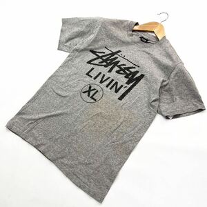 STUSSY ☆ LIVIN ロゴプリント◎ 半袖 Tシャツ グレー S 通年着回し抜群◎ ストリート スケーター ヒップホップ ステューシー■B323