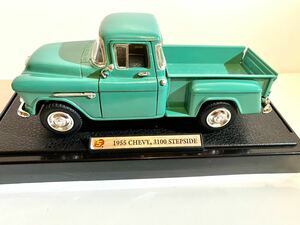 1955 CHEVY 3100 Step side シボレー　ミニカー　美品　台座付き　約27㌢