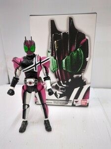 60/T6■１円～【ジャンク】 バンダイ 仮面ライダーディケイド S.H.Figuarts 真骨彫製法 仮面ライダーディケイド ※手首・ブリスター欠品