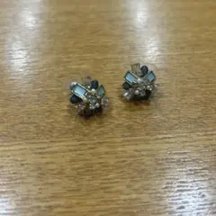 クリスタル装飾ピアス