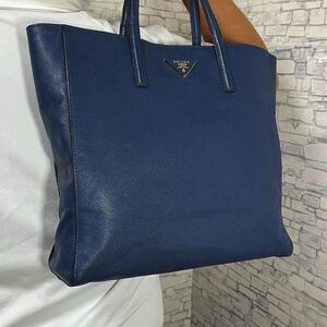 【美品】PRADA プラダ メンズ トートバッグ ビジネスバッグ 仕事鞄 三角ロゴプレート サフィアーノレザー 本革 A4PC◎ 大容量 ブルー 青