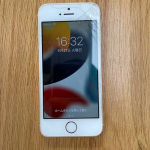 Apple（アップル）iPhoneSE（第1世代）ゴールド au版 稼働品 利用制限◯ スマートフォン アイフォン ジャンク