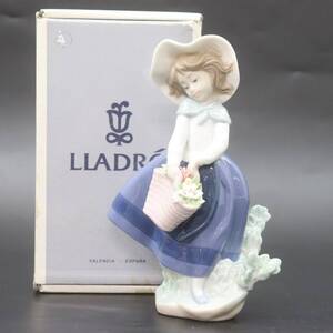 ITZ7VJCVN3Y1 即決 本物 美品 LLADRO リヤドロ きれいな花ばかり 05222 フィギュリン 陶磁器人形 オブジェ 置物 インテリア