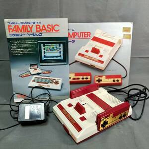 ▲　5/31　264277　任天堂　ファミリーコンピューター　ゲーム機本体　FAMILY COMPUTER　箱付　通電動作未確認　ファミコン